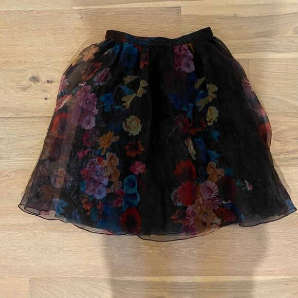 Bebe Floral Skirt Undershorts and Back Zip Closure Size 10 - Picture 2 of 10